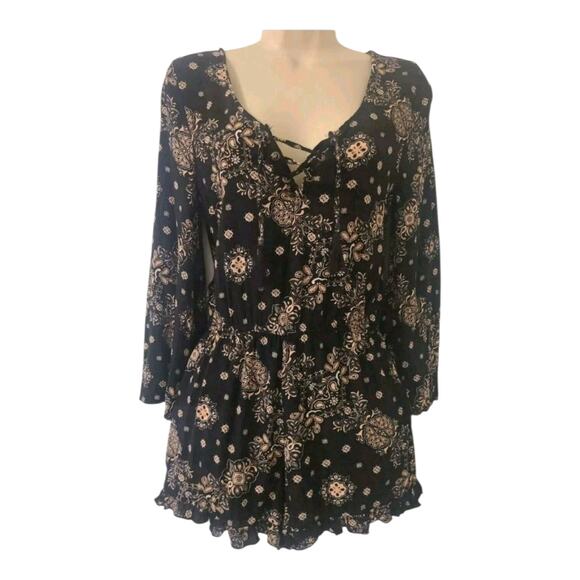 Boho Floral Romper Forever 21 Long Sleeve Short M Black/Cream Casual Chic - Picture 1 of 8